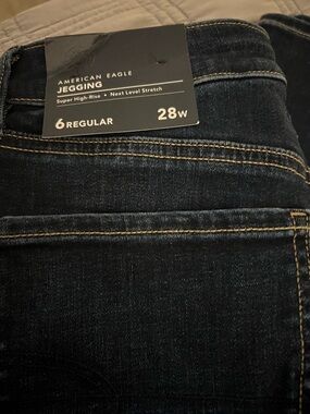 American Eagle Outfitters Super High-Rise Jeggings in Dark Blue Wash